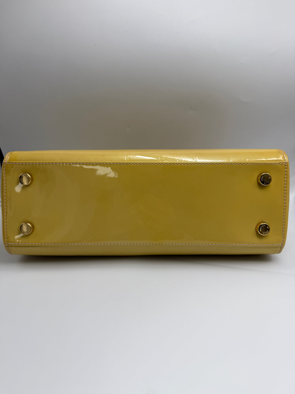 Louis Vuitton (DR4182) Brea MM Monogram Vernis Leather Bag – Yellow
