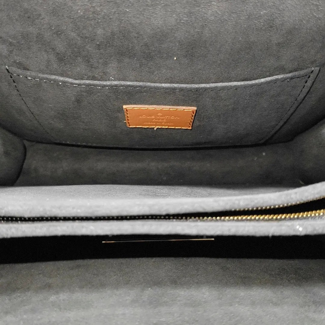 Louis Vuitton Dauphine MM