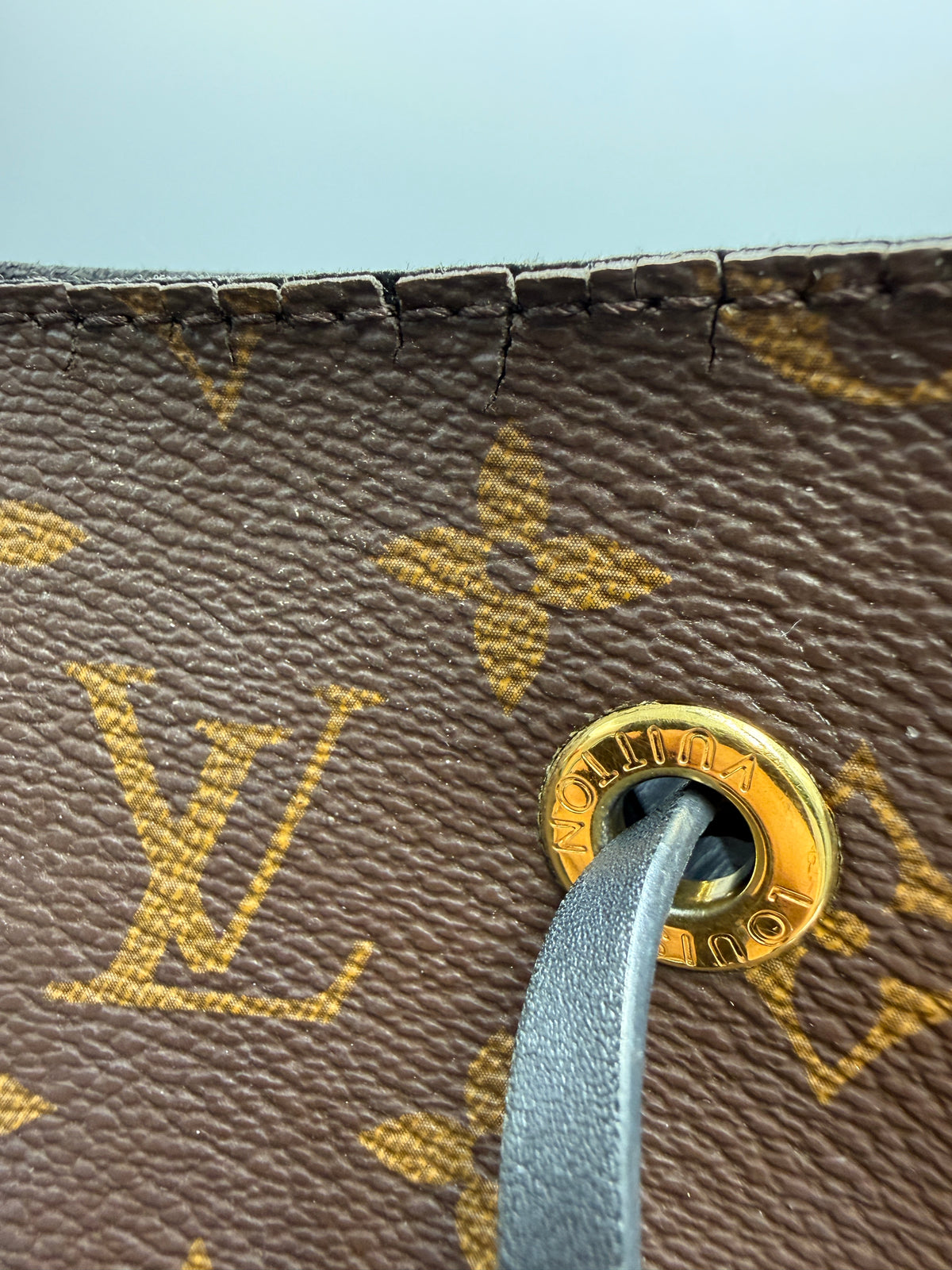 Louis Vuitton NéoNoé MM Monogram Canvas with Coquelicot Black Trim