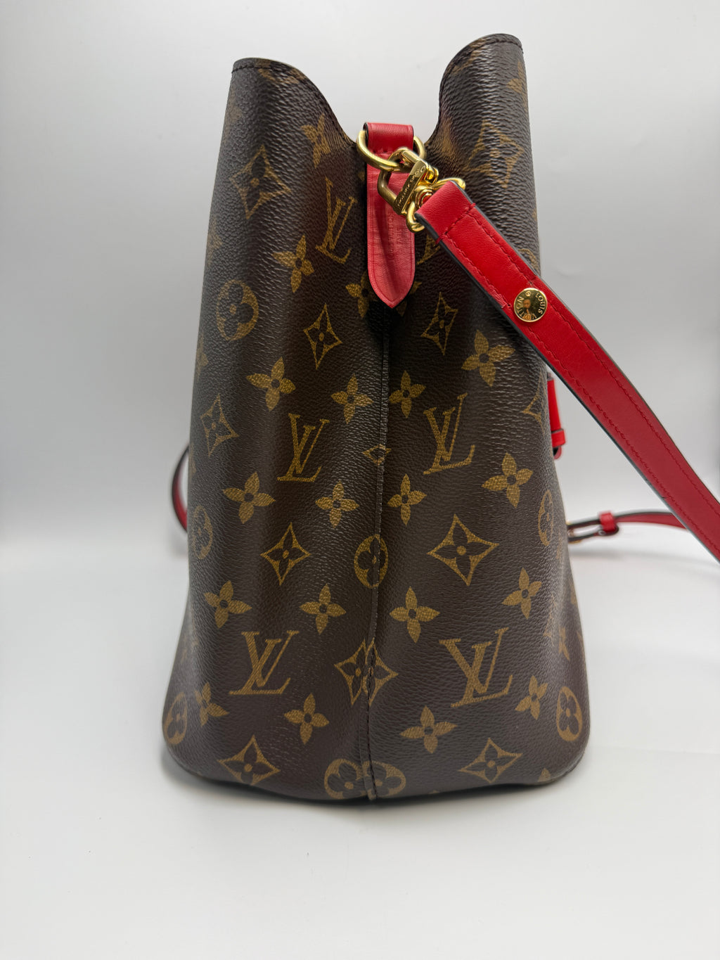 Louis Vuitton NéoNoé MM Monogram Canvas with Coquelicot Red Trim