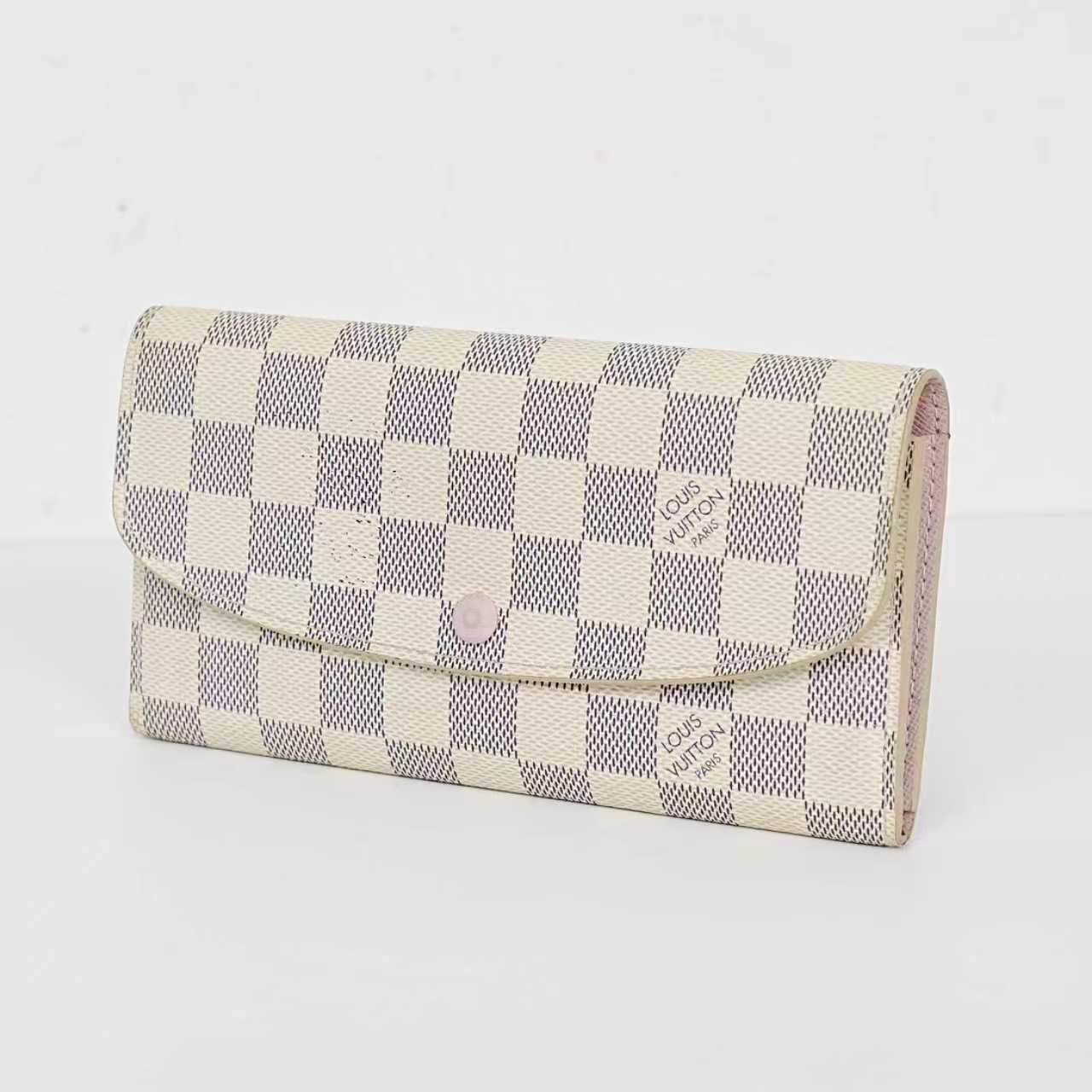Louis Vuttion Emilie Wallet
