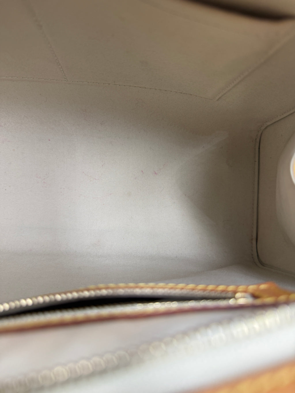 Louis Vuitton (DR4182) Brea MM Monogram Vernis Leather Bag – Yellow