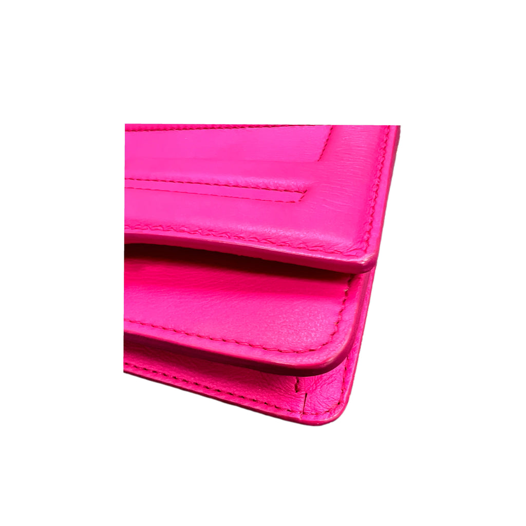 Fendi Baguette Chain Wallet Vitello Leather – Flamingo Pink