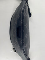 LV Men's Discovery Bumbag