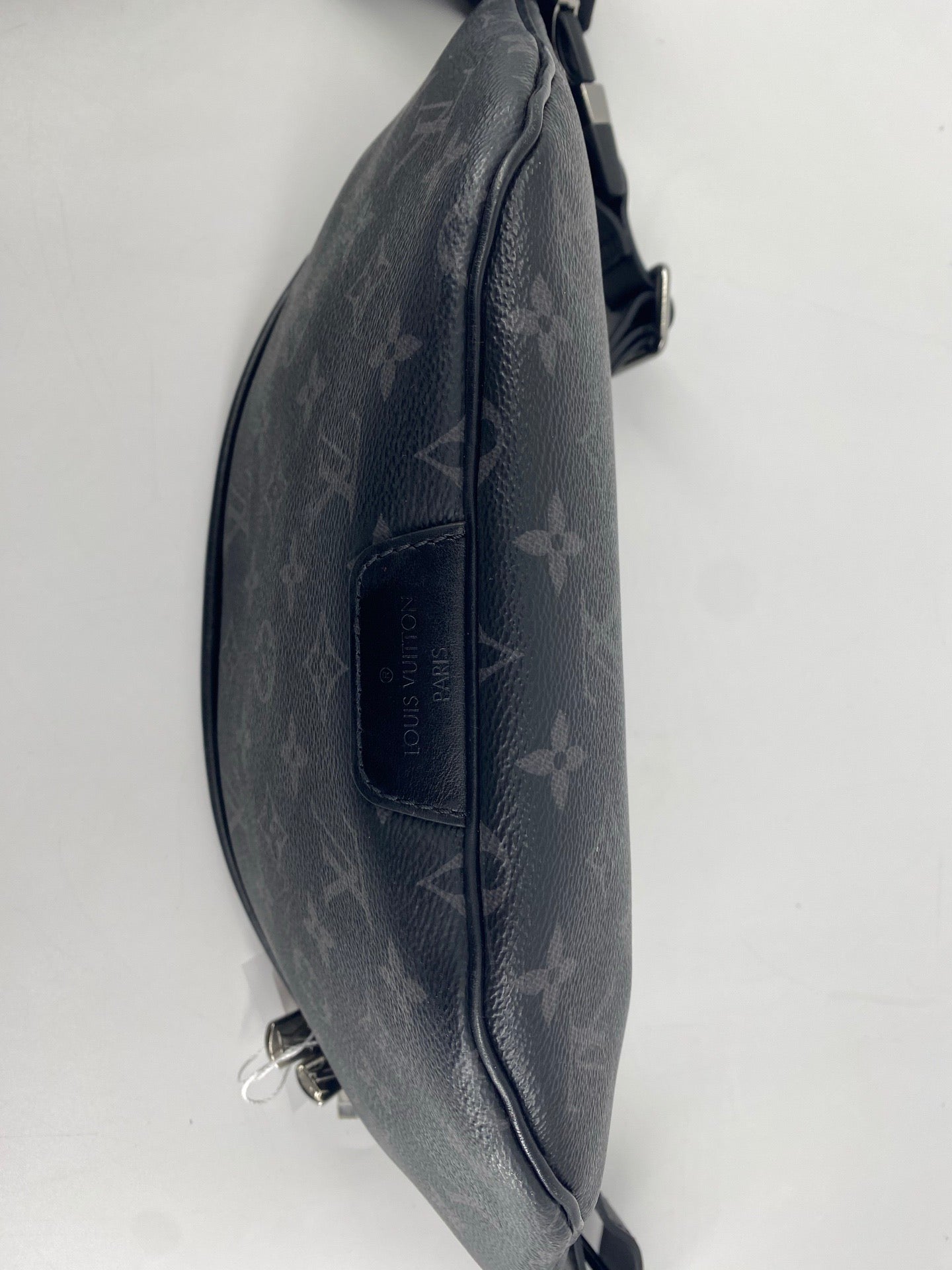 LV Men's Discovery Bumbag