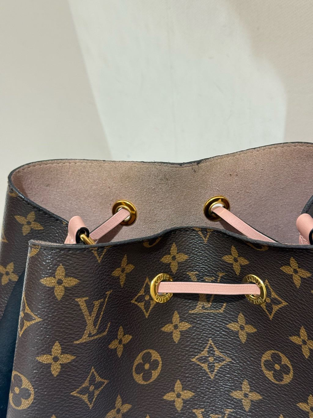 Louis Vuitton Neonoe Bag