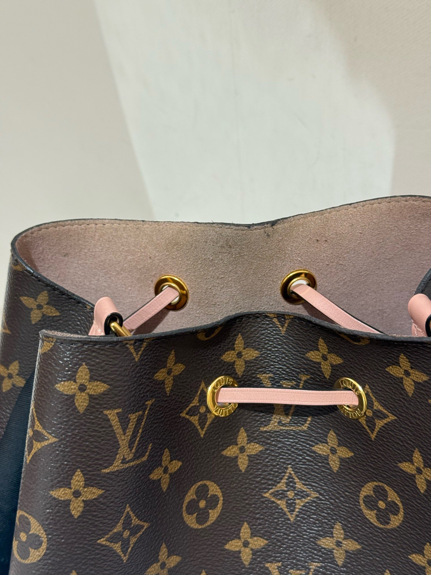 Louis Vuitton Neonoe Bag
