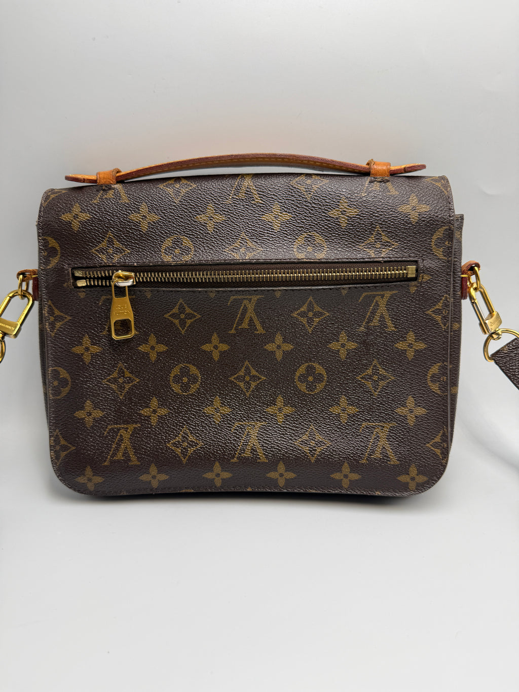 Pre-owned Louis Vuitton Pochette Métis -Monogram Canvas - Luxury Crossbody Bag
