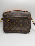 Pre-owned Louis Vuitton Pochette Métis -Monogram Canvas - Luxury Crossbody Bag