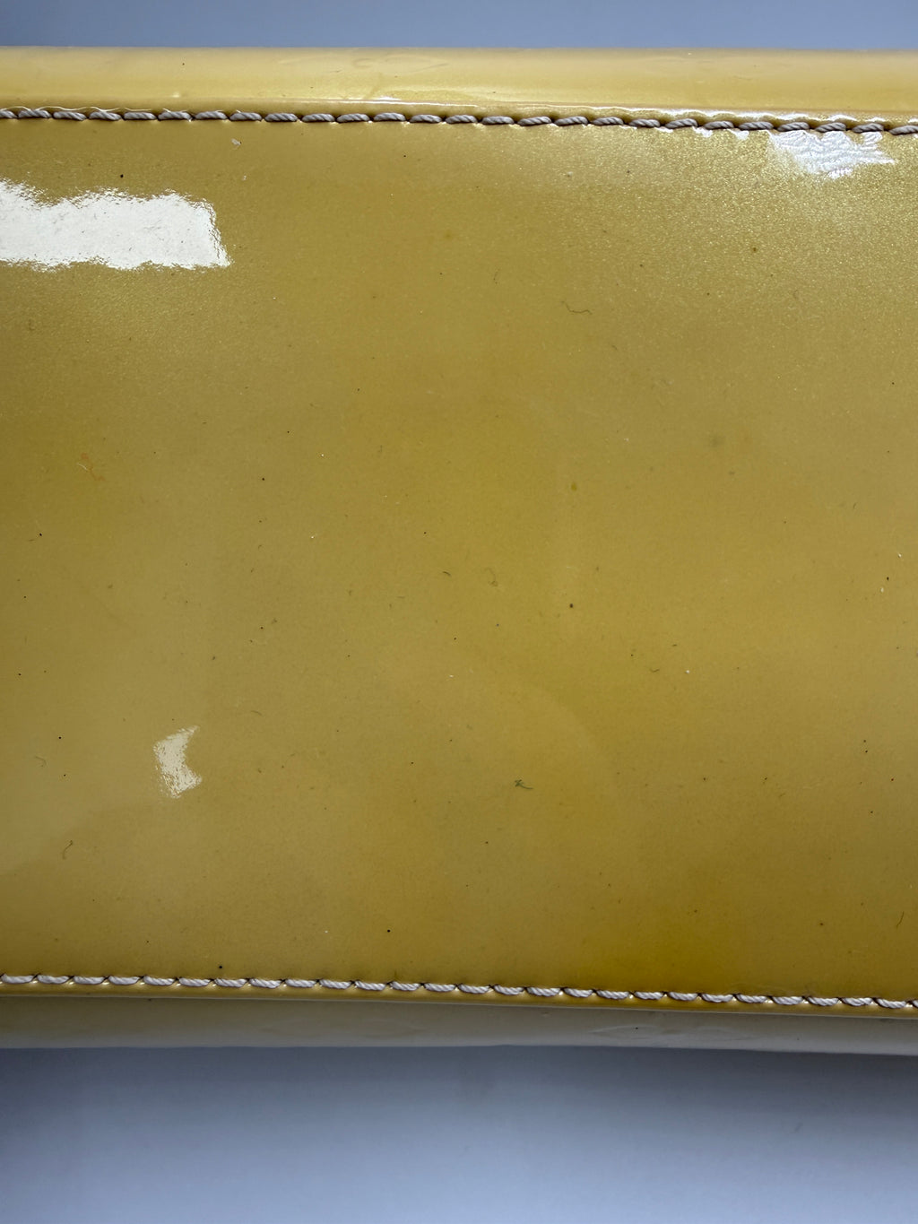 Louis Vuitton (DR4182) Brea MM Monogram Vernis Leather Bag – Yellow