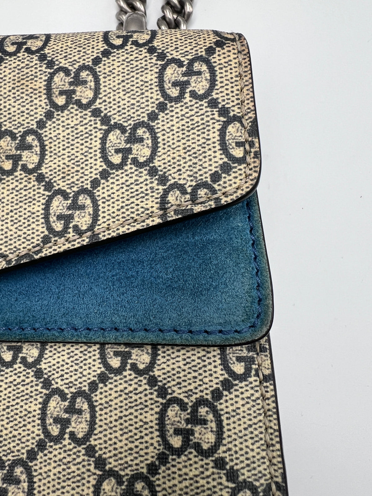 Gucci GG Supreme Blooms Dionysus Medium Shoulder Bag