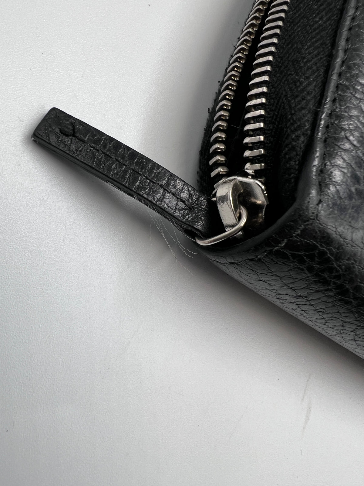 Gucci Logo Plaque Pebbled Leather Zip Around Long Wallet