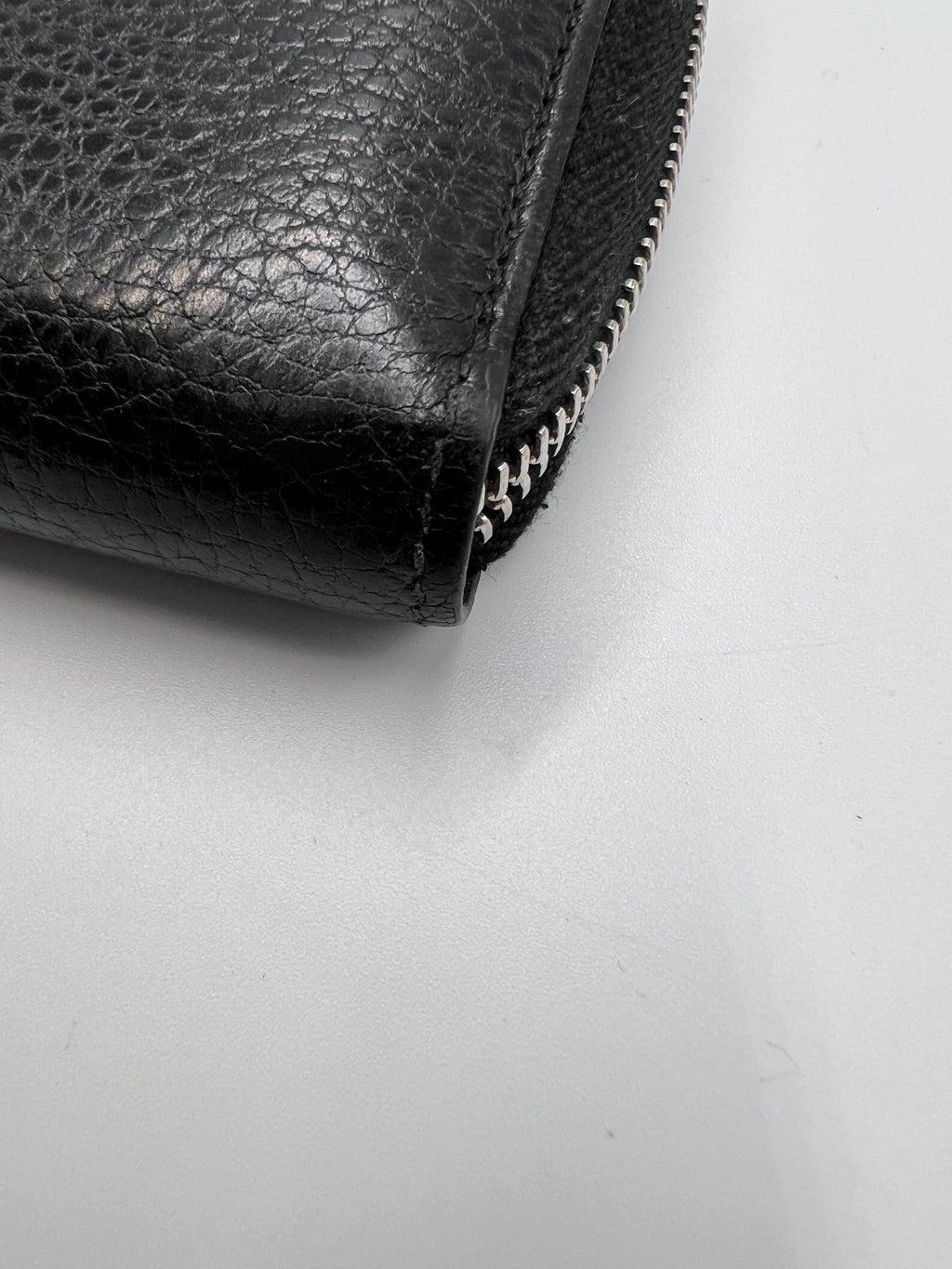Gucci Logo Plaque Pebbled Leather Zip Around Long Wallet