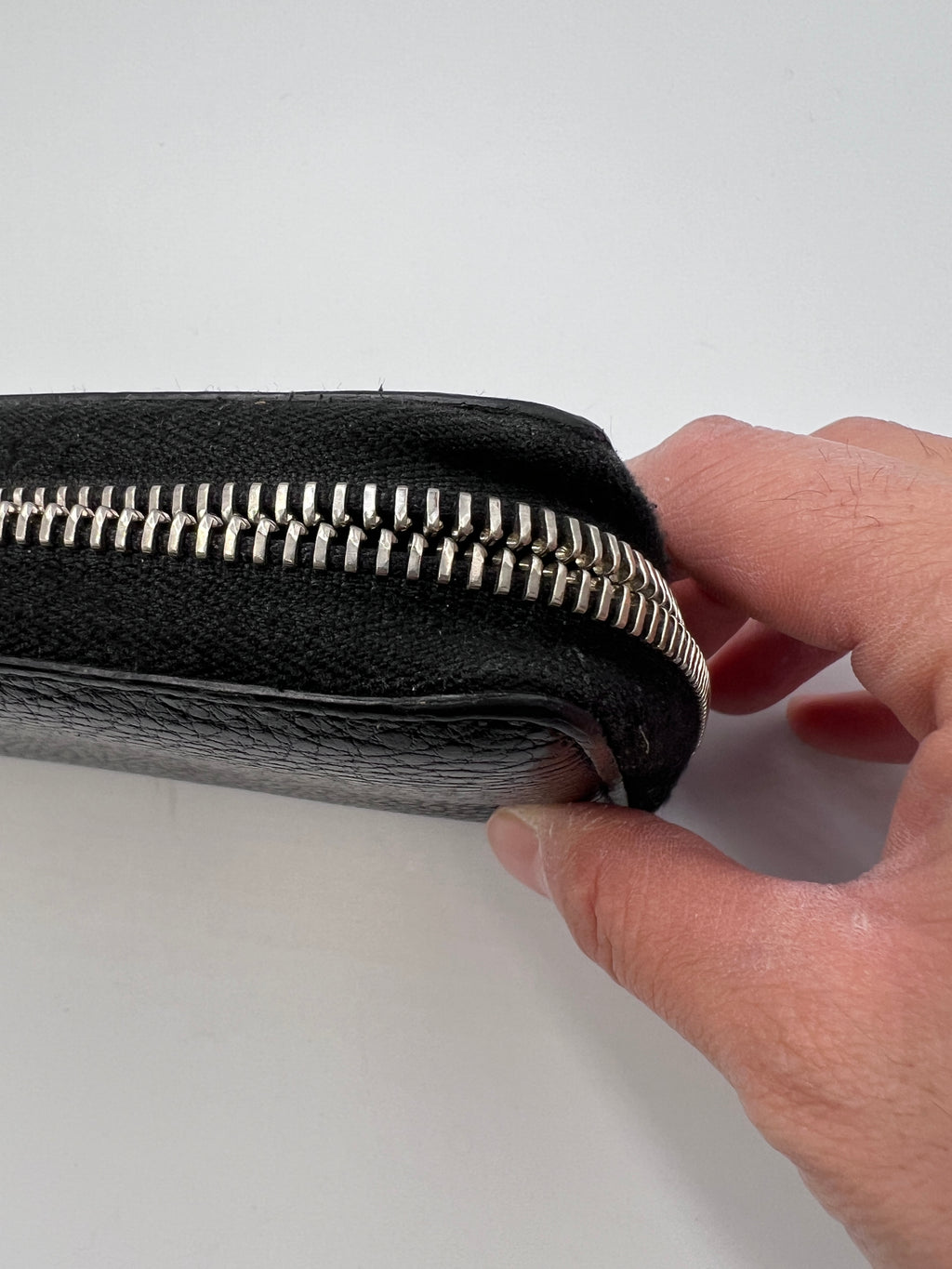 Gucci Logo Plaque Pebbled Leather Zip Around Long Wallet