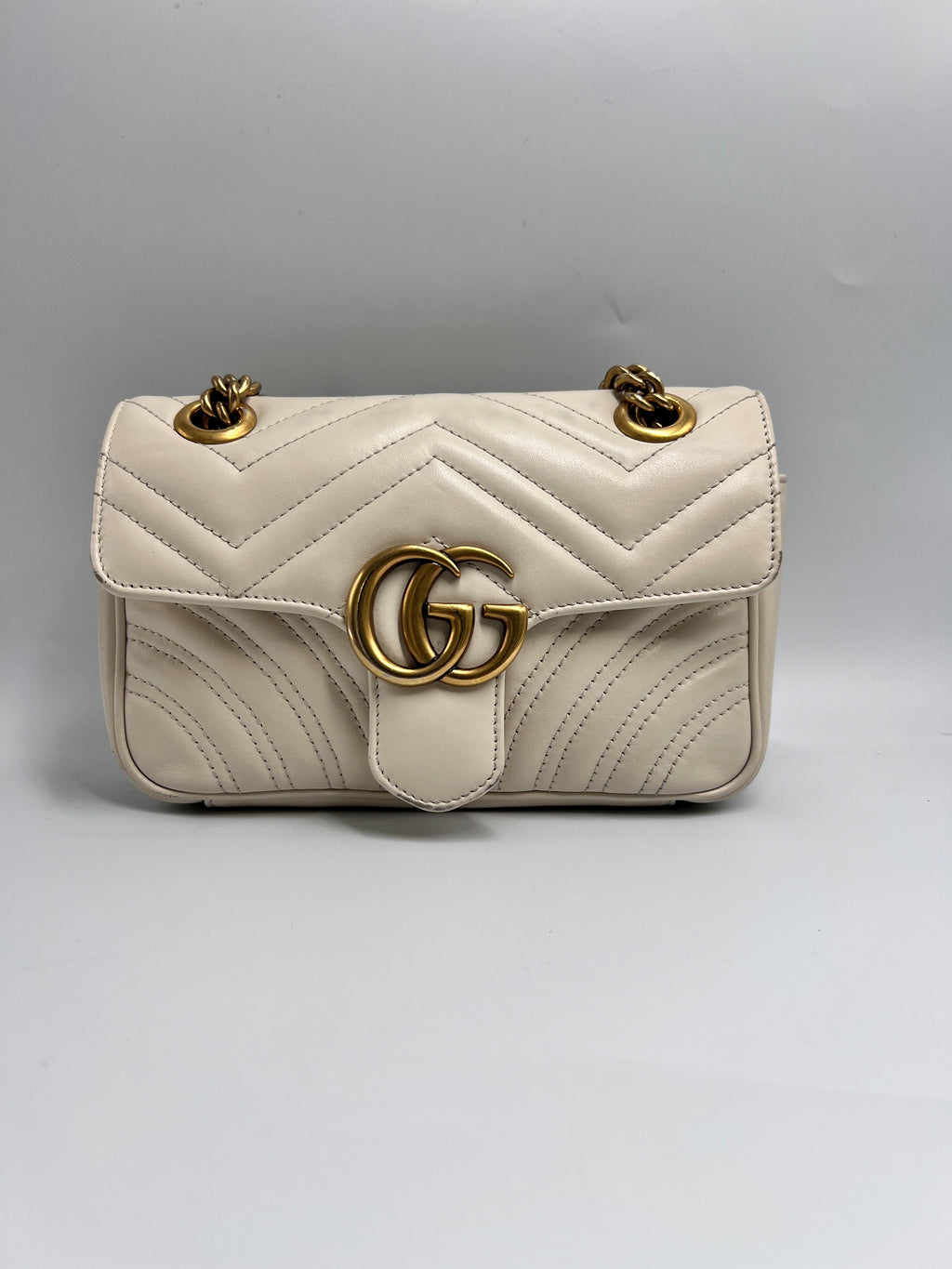 Gucci GG Marmont Matelassé Small Shoulder Bag in White Leather (22cm)