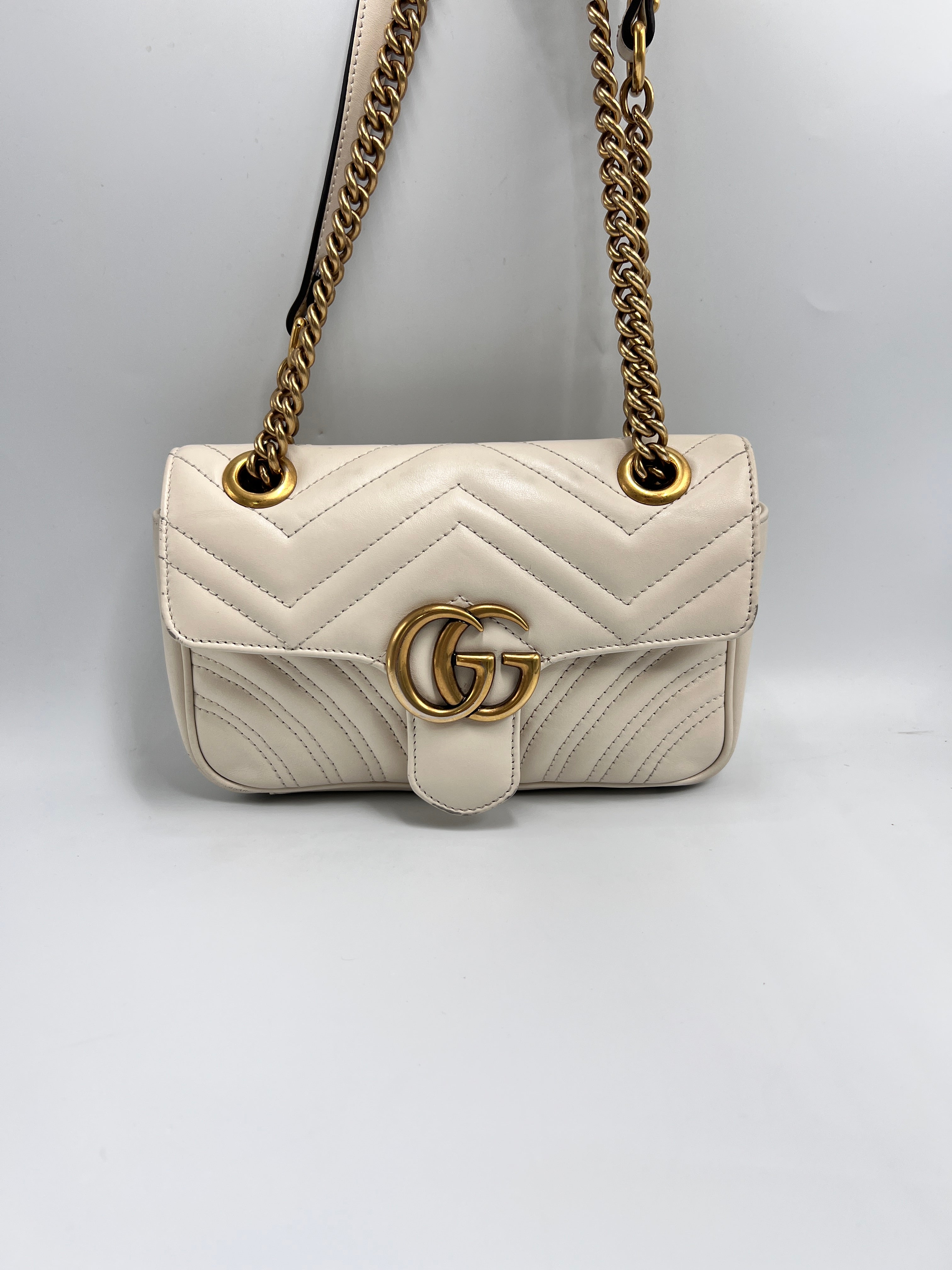 Gucci GG Marmont Matelassé Small Shoulder Bag in White Leather (22cm)