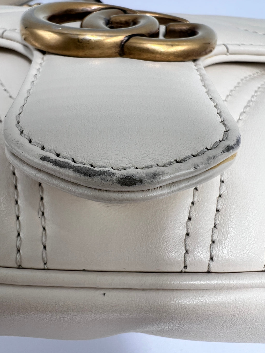 Gucci GG Marmont Matelassé Small Shoulder Bag in White Leather (22cm)