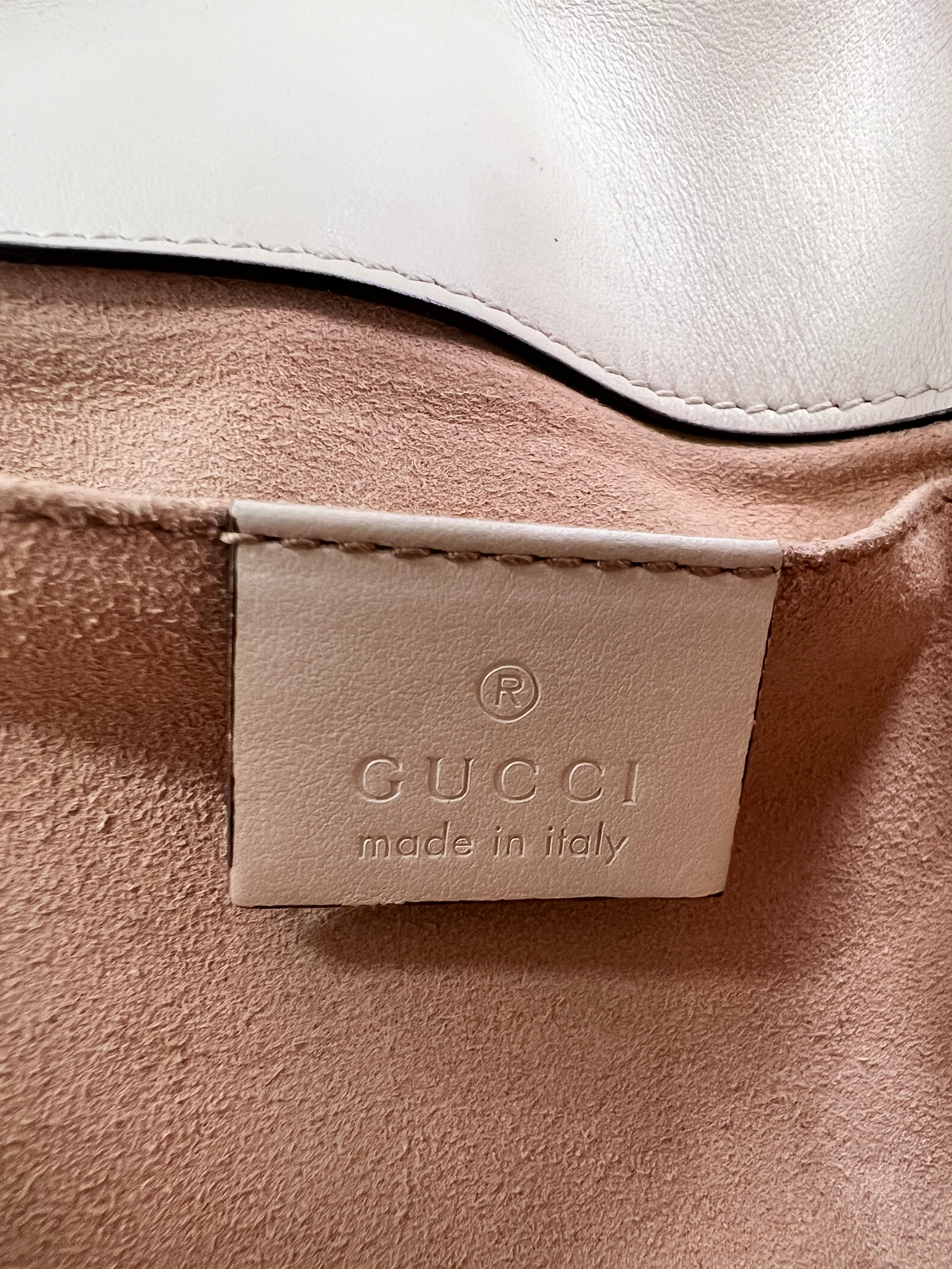 Gucci GG Marmont Matelassé Small Shoulder Bag in White Leather (22cm)