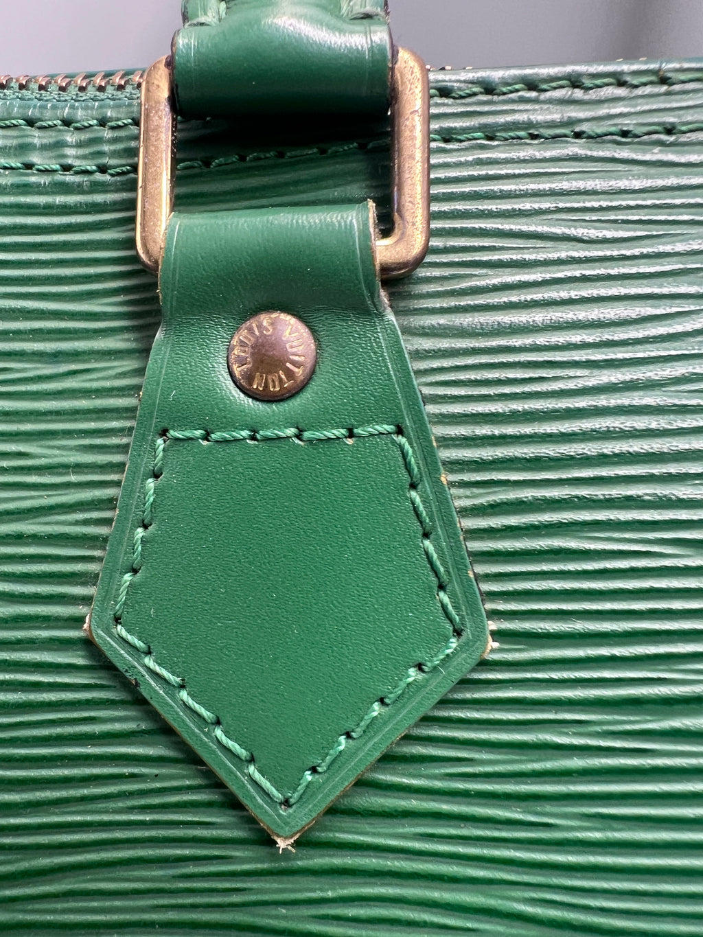 Louis Vuitton Epi Leather Speedy 25 Handbag in Borneo Green (1994) | Designer Resale