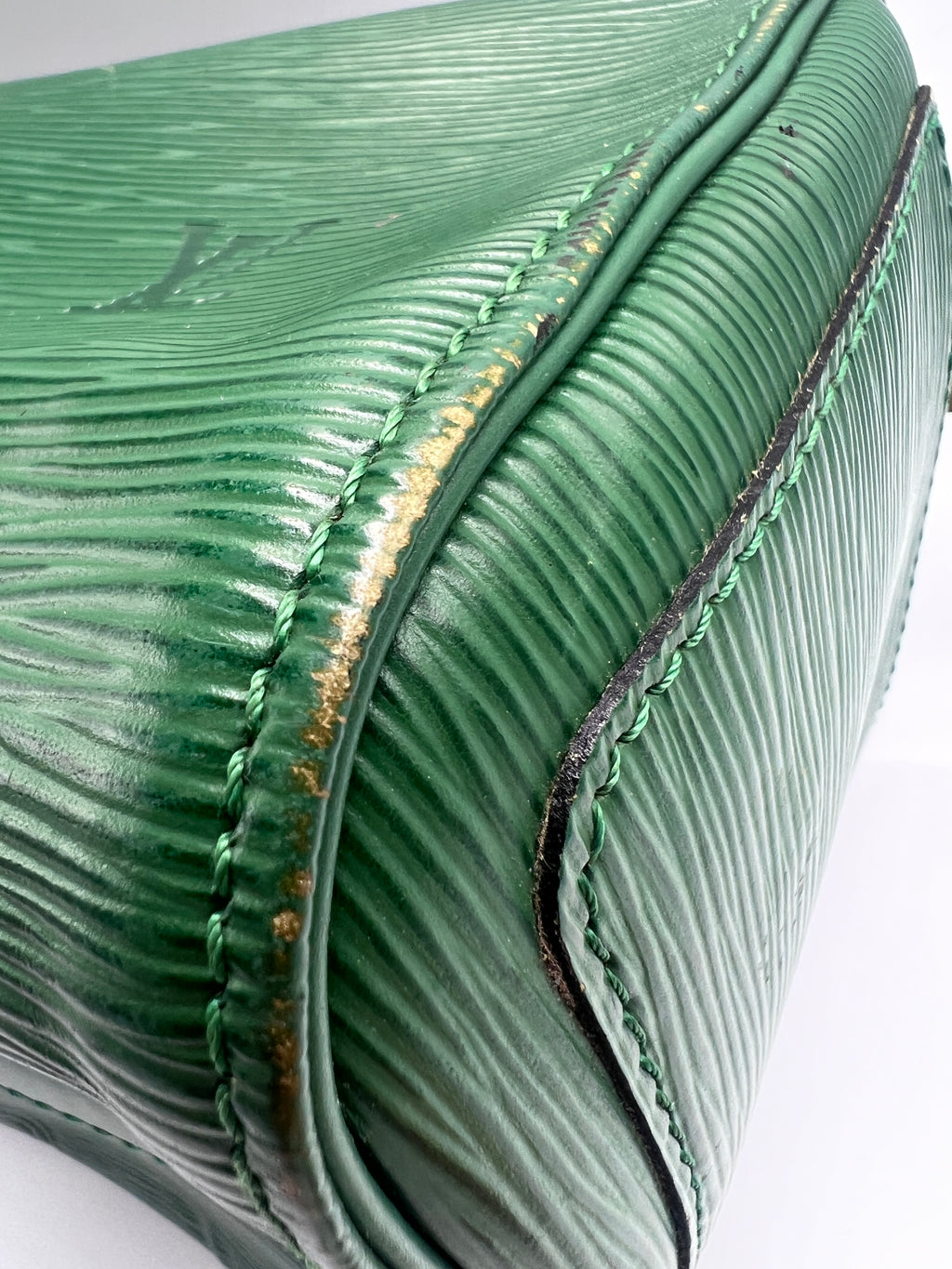 Louis Vuitton Epi Leather Speedy 25 Handbag in Borneo Green (1994) | Designer Resale