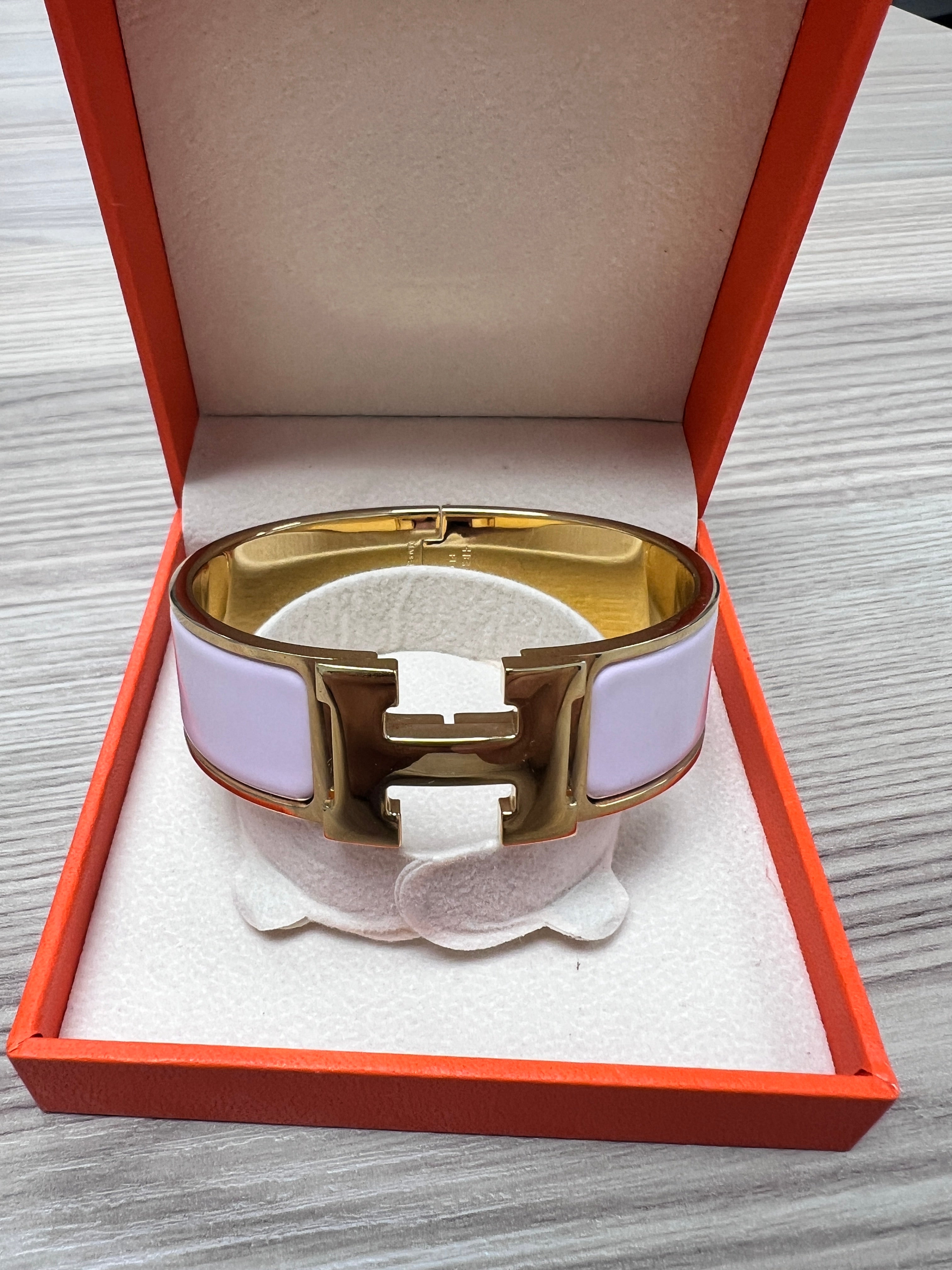 Hermès Clic Clac H Bracelet PM in Pale Pink Enamel with Gold-Plated Hardware