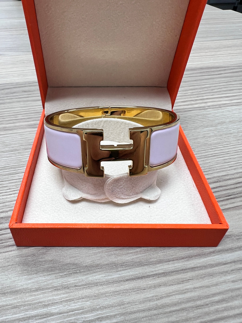 Hermès Clic Clac H Bracelet PM in Pale Pink Enamel with Gold-Plated Hardware