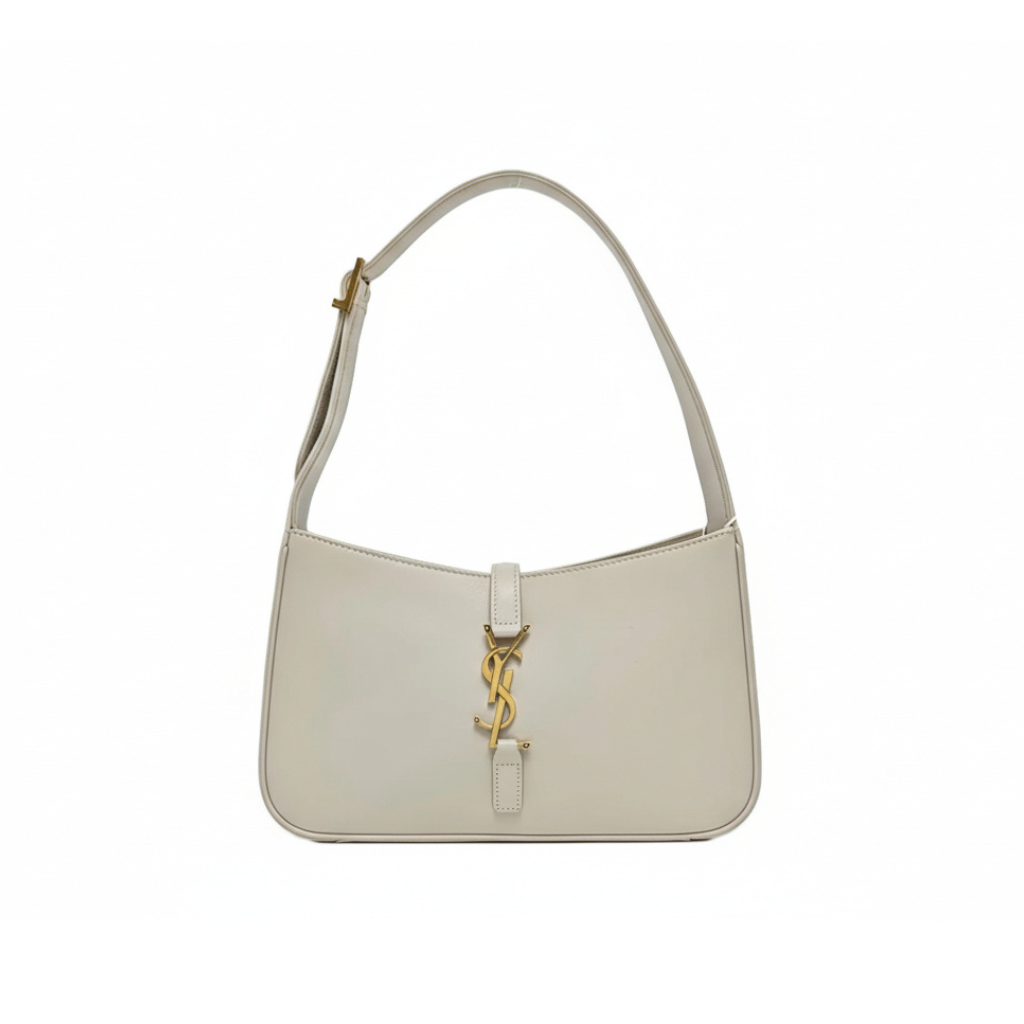 front view of preloved ysl shoulder bag in white leather with gold hardware le 5 A 7 in great condition
